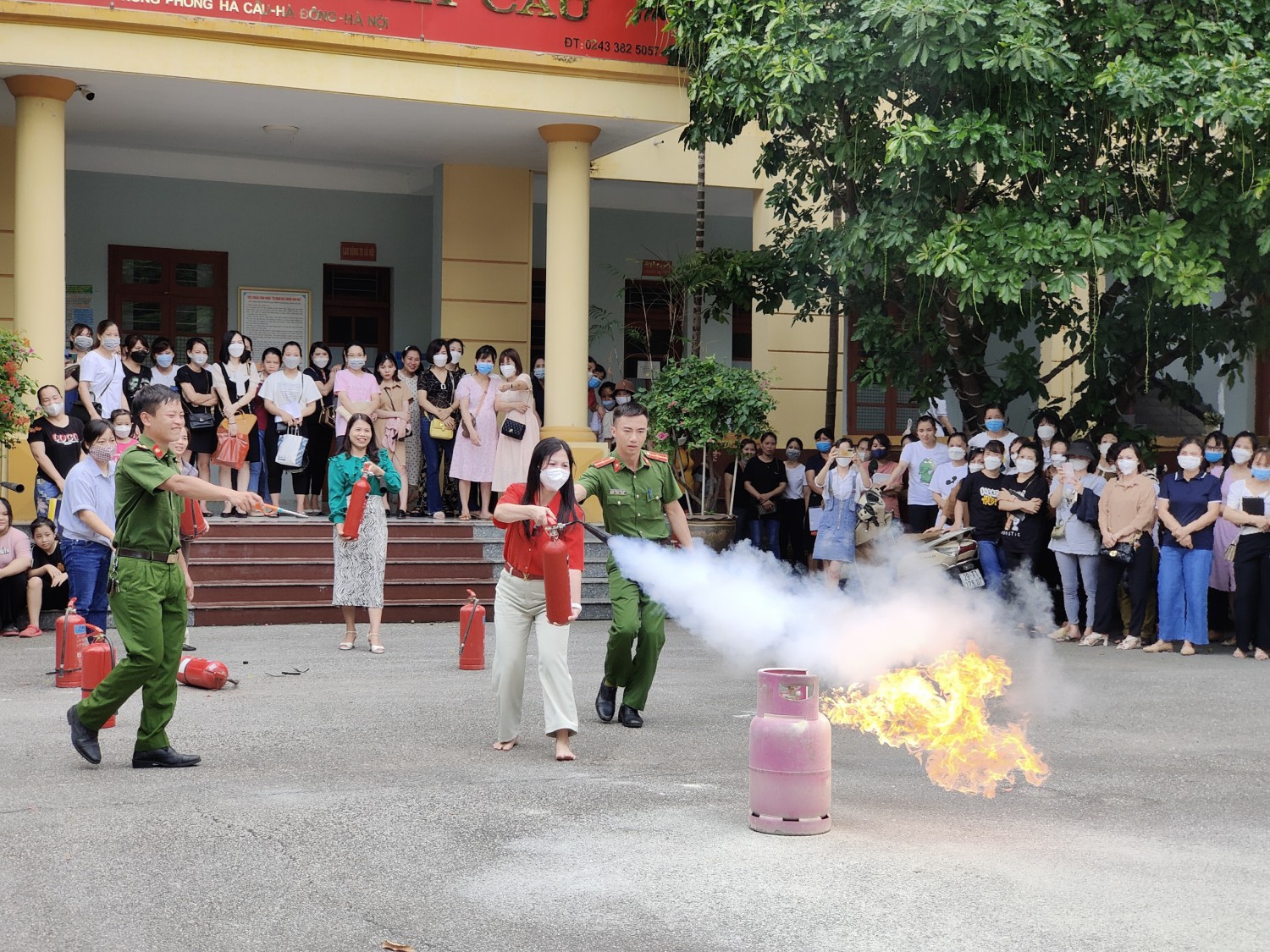 TẬP HUẤN CÔNG TÁC PCCC&CNCH CHO ĐỘI NGŨ CBGVNC NĂM 2022
