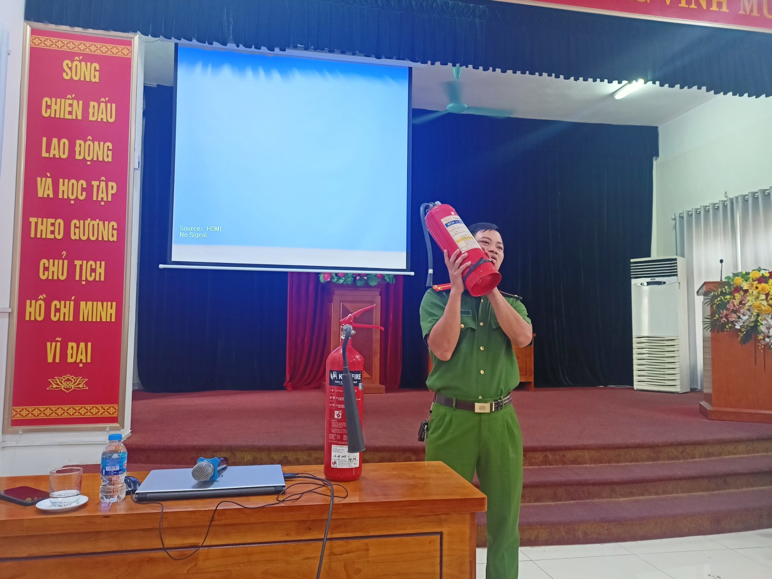 z3555630374194 ba2134a64704b4ce22a59ddc881eb300